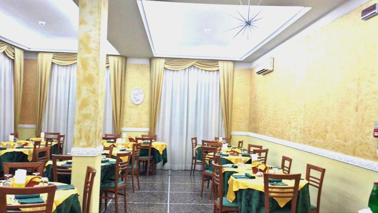 Hotel Giannella Rimini Esterno foto