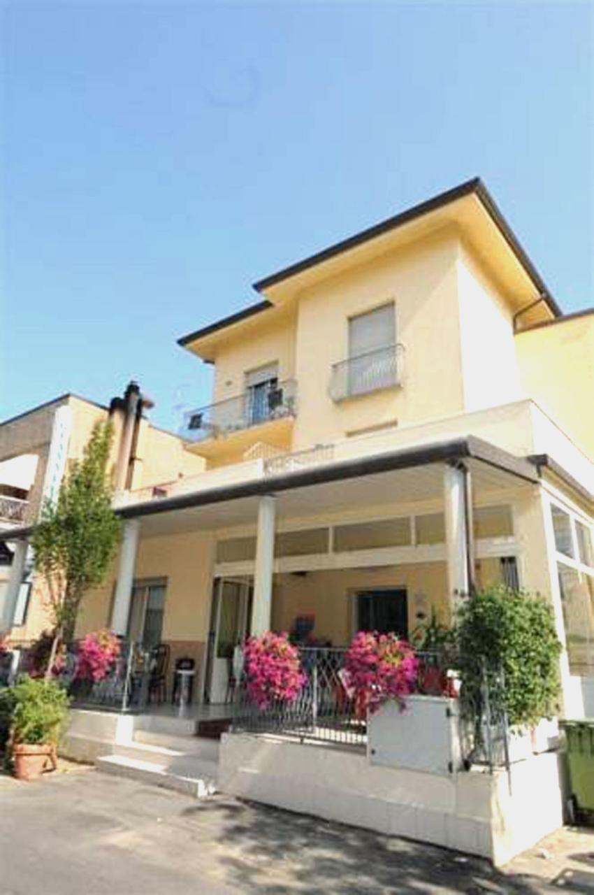 Hotel Giannella Rimini Esterno foto
