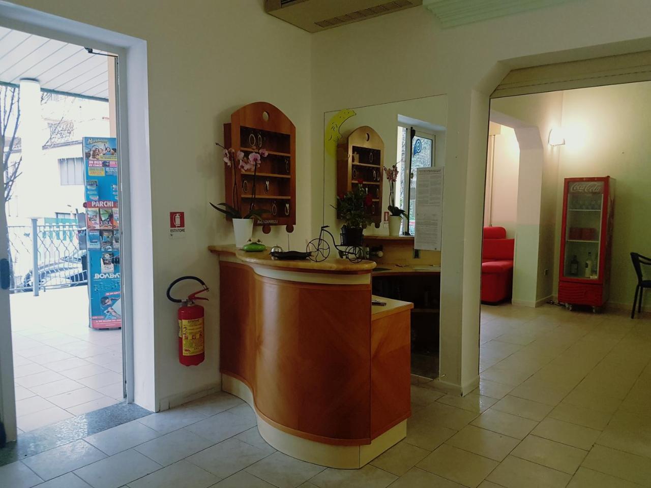 Hotel Giannella Rimini Esterno foto