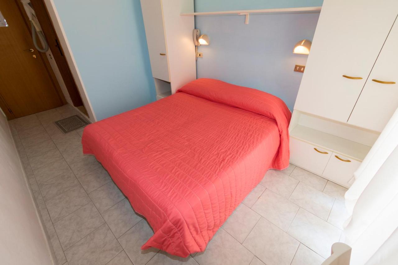 Hotel Giannella Rimini Esterno foto